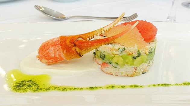 Crabe des neiges, avocats, pamplemousse rose