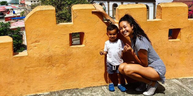 Avec mon fils à Santiago, Cuba, en 2018. Voici ce que j’ai fait pour rester en vie et l’élever.