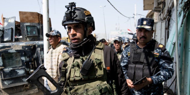 200m far away from the Al-Nuri-mosque, where Abu Bakr al-Baghdadi calles the so called Caliphate, fighters of the Federal Police are trying to come closer to the mosque through the busy neighbourhood, in Mosul, Iraq, on April 2, 2017. (Photo by Sebastian Backhaus/NurPhoto via Getty Images)