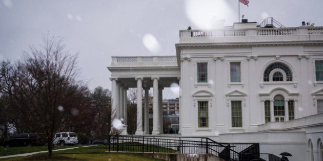 WASHINGTON, DC - MARCH 10: Snow falls on the North Lawn at the White House in Washington, DC on Friday, March. 10, 2017. (Photo by Jabin Botsford/The Washington Post via Getty Images)