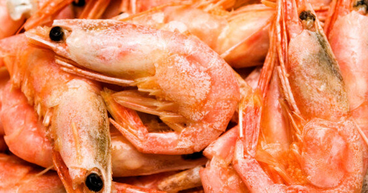 Voici pourquoi les crevettes deviennent roses à la cuisson | HuffPost