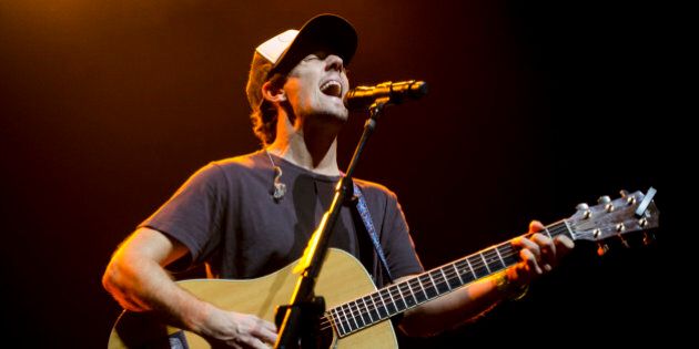 SAO PAULO, BRAZIL - JANUARY 26: Singer Jason Mraz performs during a show at Citibank Hall on January 26, 2017 in Sao Paulo, Brazil. (Photo by Bete Marques/Brazil Photo Press/LatinContent/Getty Images)