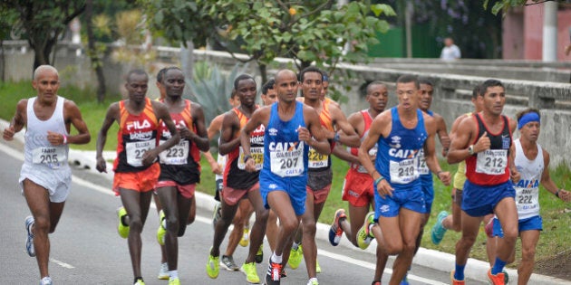 SAO PAULO, BRAZIL - APRIL 09: Elite runners take part in the 23rd International Marathon of Sao Paulo on April 09, 2017 in Sao Paulo, Brazil. (Photo by Levi Bianco/Brazil Photo Press/LatinContent/Getty Images)