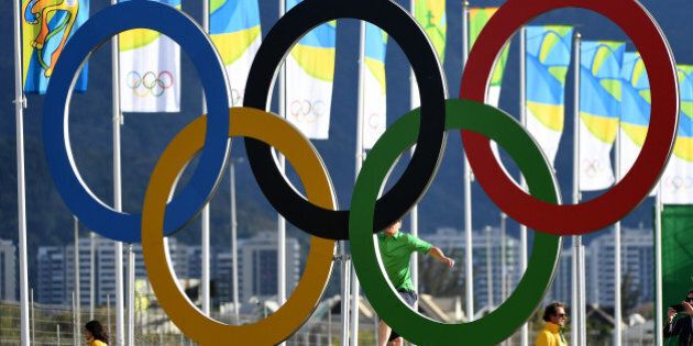 RIO DE JANEIRO, BRAZIL - AUGUST 11: A general view of the Olympic rings during the first round of men's golf on Day 6 of the Rio 2016 Olympics at the Olympic Golf Course on August 12, 2016 in Rio de Janeiro, Brazil. (Photo by Ross Kinnaird/Getty Images)