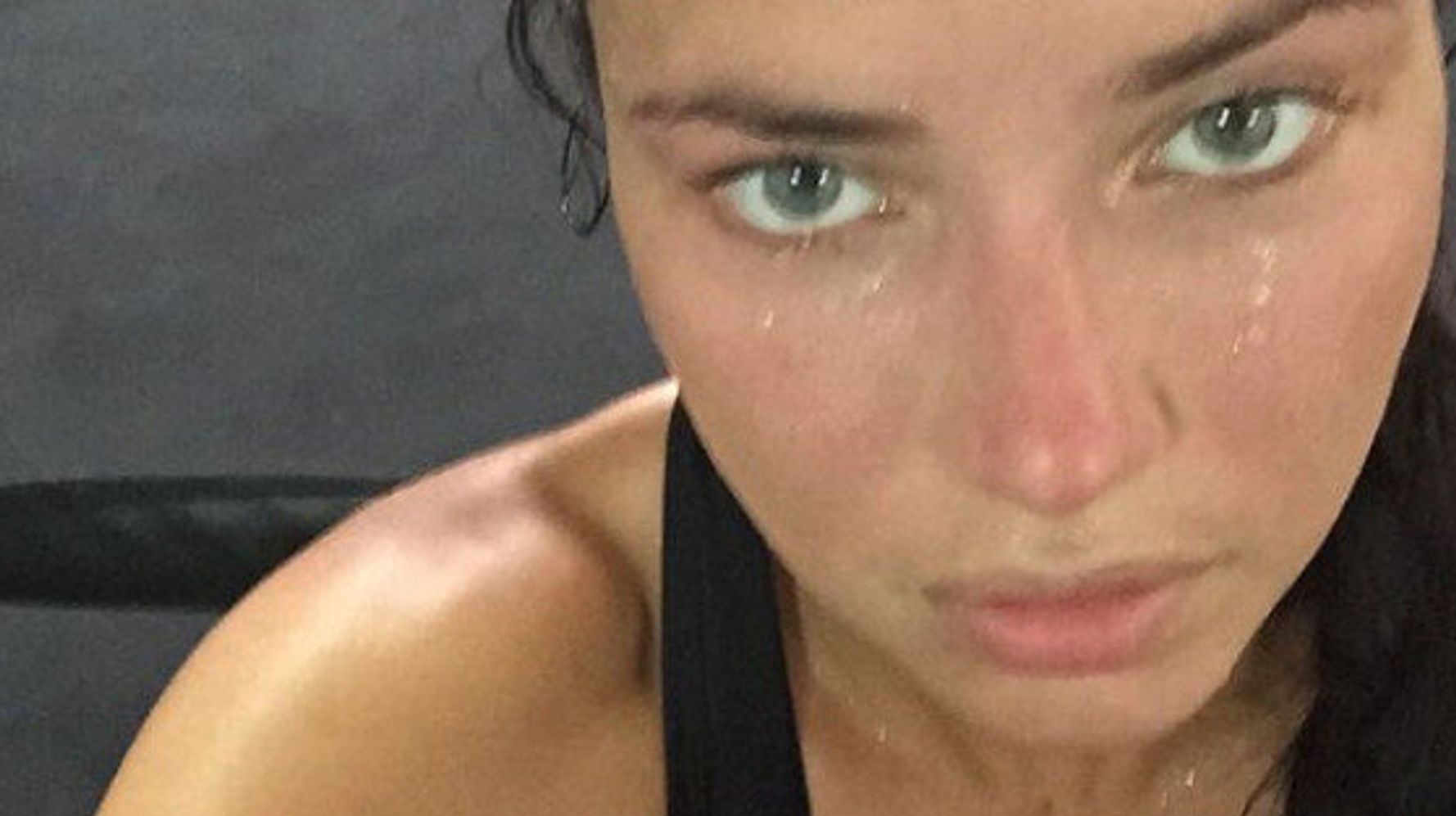 Adriana Lima prouve que les mannequins aussi transpirent quand elles font  du sport | HuffPost Vivre