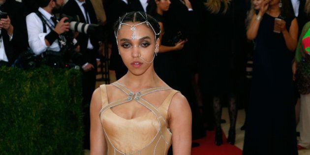 NEW YORK, NY - MAY 02: FKA Twigs attends 'Manus x Machina: Fashion in an Age of Technology', the 2016 Costume Institute Gala at the Metropolitan Museum of Art on May 02, 2016 in New York, New York. (Photo by Taylor Hill/FilmMagic)