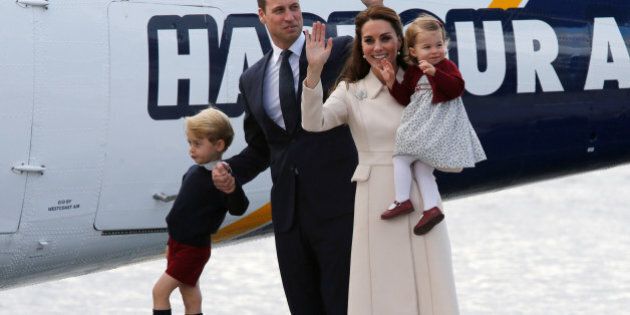 Britain's Prince William, Catherine, Duchess of Cambridge, Prince George and Princess Charlotte board a floatplane for their official departure from Canada in Victoria, British Columbia, Canada, October 1, 2016. REUTERS/Chris Wattie