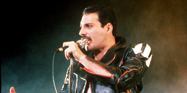 Freddie Mercury: 100 Photos Pour Souligner Le 25e Anniversaire De Son ...