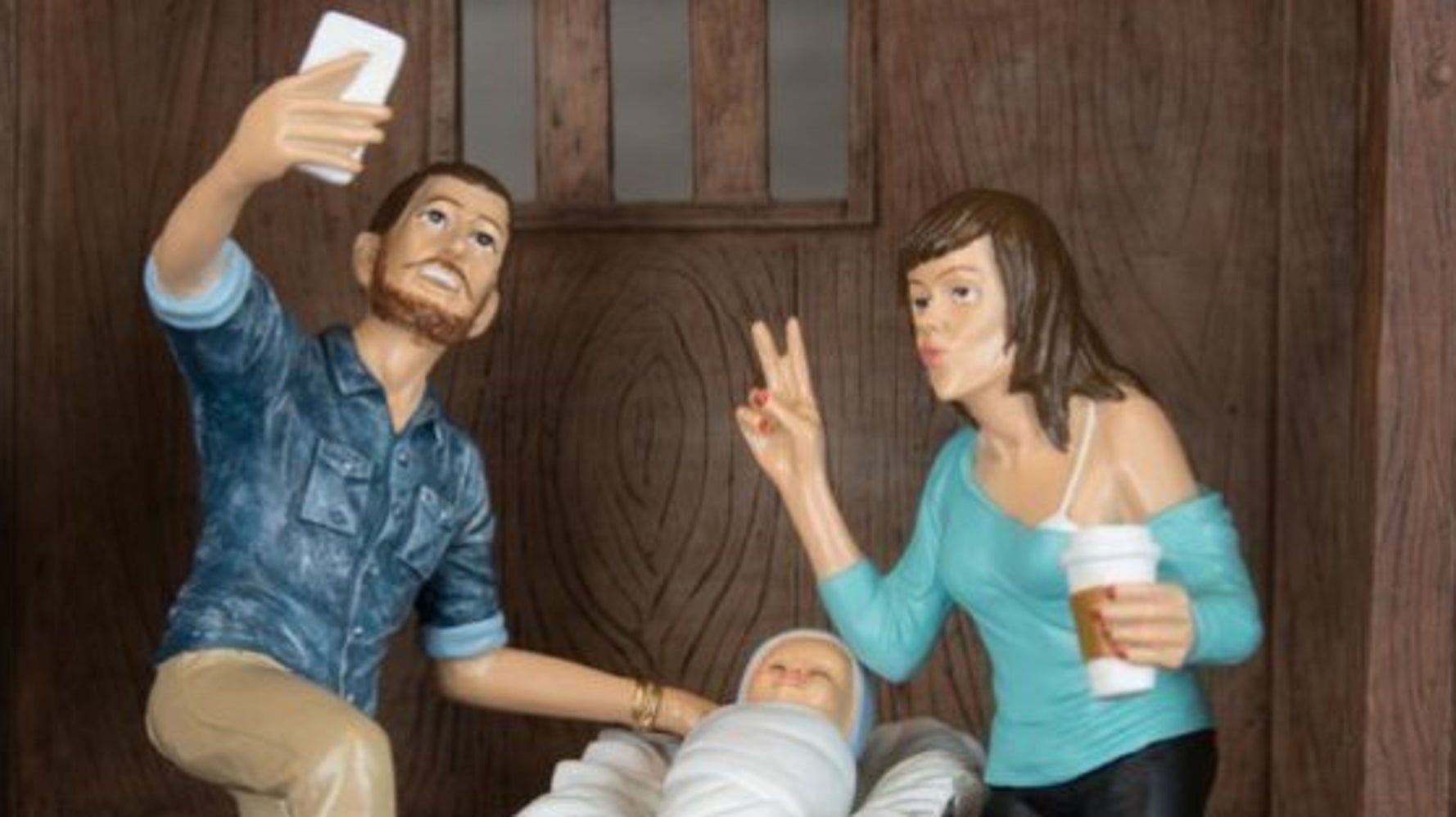 Voici La Creche De Noel Moderne Ou Joseph Fait Un Selfie Et Marie Un Duckface Photos Huffpost Null