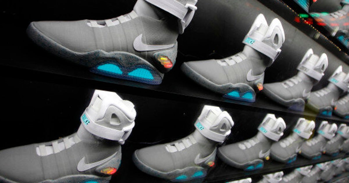 Les chaussures de «Retour vers le futur» tirées au sort par Nike (VIDÉO) HuffPost Vivre Les chaussures de «Retour vers le futur» tirées au sort par Nike (VIDÉO) HuffPost Vivre