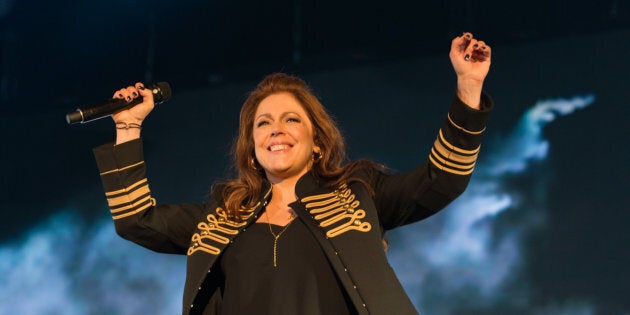 Isabelle Boulay a chanté ses plus grands succès pour ses noces d'argent au Festival d'été de Québec, le 6 juillet 2017. (ROGER PHOTO)