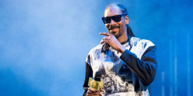 MATLOCK, ENGLAND - JULY 31: Snoop Dogg performs onstage during his headline show at the end of day 1 of Y Not Festival at Pikehall on July 31, 2015 in Matlock, England. (Photo by Ollie Millington/Redferns)