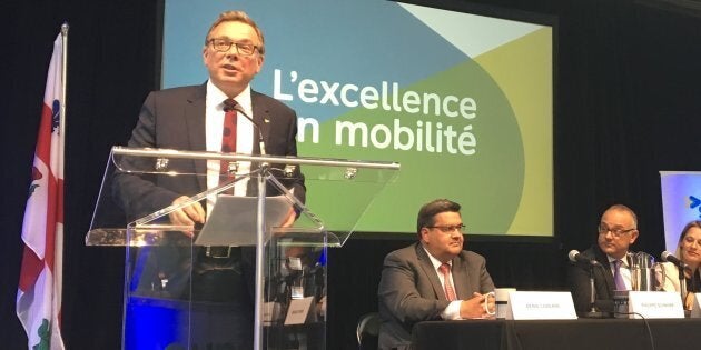 Philippe Schnobb, président de la STM; Denis Coderre, maire de Montréal; Aref Salem, responsable du transport au sein du comité exécutif; Elsie Lefebvre, vice-présidente de la STM.