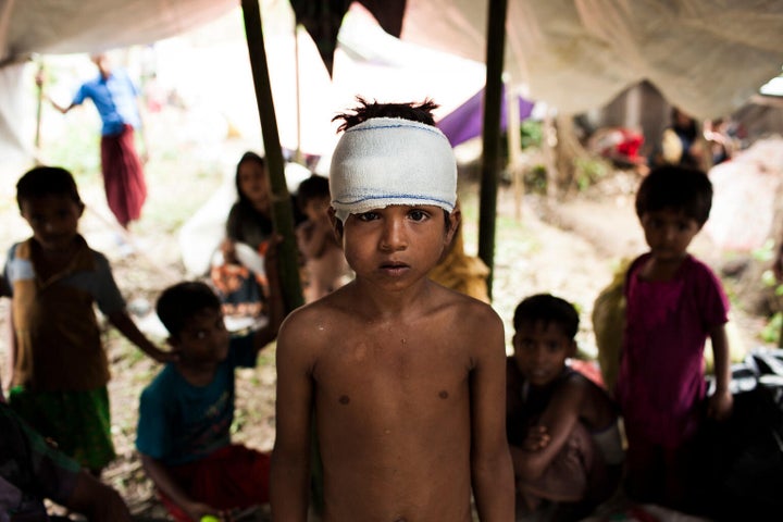 Mohammed Yasin, âgé de 8 ans, est arrivé au camp de fortune Kutupalong pour personnes réfugiées rohingyas, au Bangladesh.