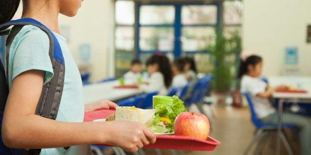 La meilleure chose à faire consiste à instiller aux enfants de saines habitudes alimentaires plutôt que de tenter de corriger celles-ci plus tard dans leur vie.