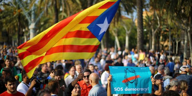 Le statut librement décidé par le peuple catalan était le nouveau statut d'autonomie voté en référendum en 2006.