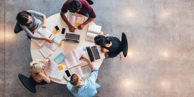 Sans surprise, entre 1998 et 2012, 92% des hommes blancs du corps professoral ont obtenu un poste permanent, alors que la même promotion n'a été accordée qu'à 55% des femmes.