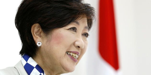 Yuriko Koike, cheffe du nouveau « Parti de l'espoir », est une femme de 65 ans, ancienne ministre de la Défense et première femme gouverneur de Tokyo.