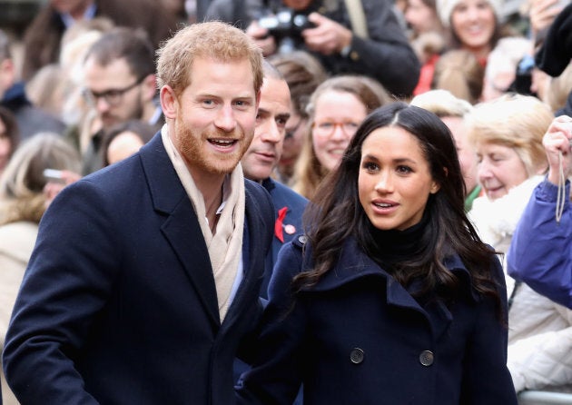 Prince Harry et Meghan Markle annoncent leurs fiançailles le 27 novembre.