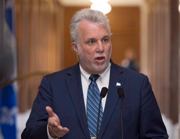 Philippe Couillard fustige ses adversaires, qui brassent des «enjeux imaginaires» selon lui.