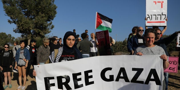 Des Palestiniens offrent leur support à leurs compatriotes de Gaza.