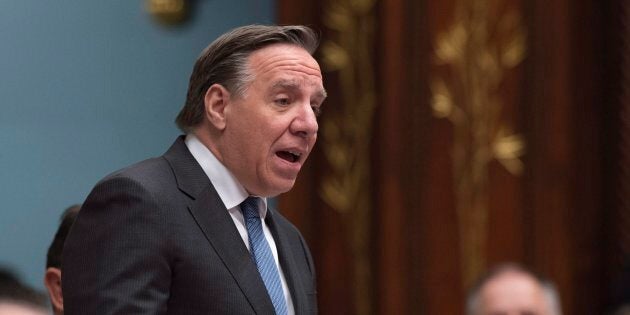 Un État sous Monsieur Legault, ce serait un État de gestionnaires et d'économistes. En quoi cela est-il différent de Monsieur Couillard?