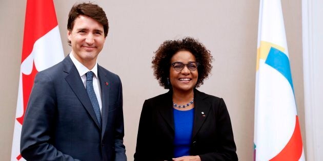 En visite officielle en France où il a été reçu par le président français Emmanuel Macron, le premier ministre du Canada Justin Trudeau a apporté son soutien inconditionnel à Michaëlle Jean.