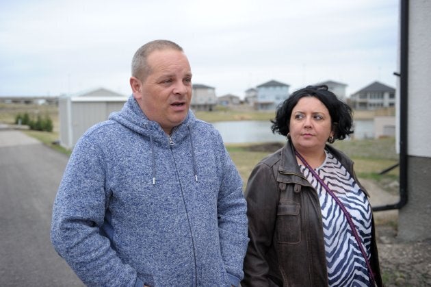 John et Mélanie Ferrer ont déménagé de la France à Winnipeg dans l'espoir de sauver leur fils.