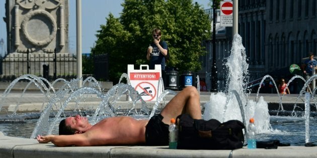 La canicule qui s'est abattue sur le Québec depuis le début du mois de juillet a causé plusieurs morts. En raison des changements climatiques, la province devra mieux se préparer à ces épisodes de chaleur accablante.