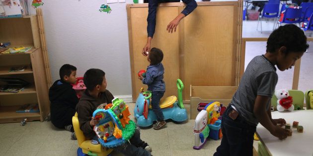 Des enfants jouant dans un centre de jour pour migrants au Texas, en février 2018.