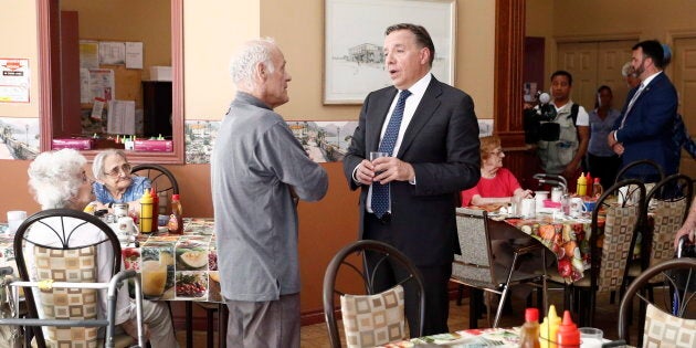 Durant son arrêt à Thetford Mines, François Legault est allé rencontrer des résidents du Domaine Saint-Désiré.