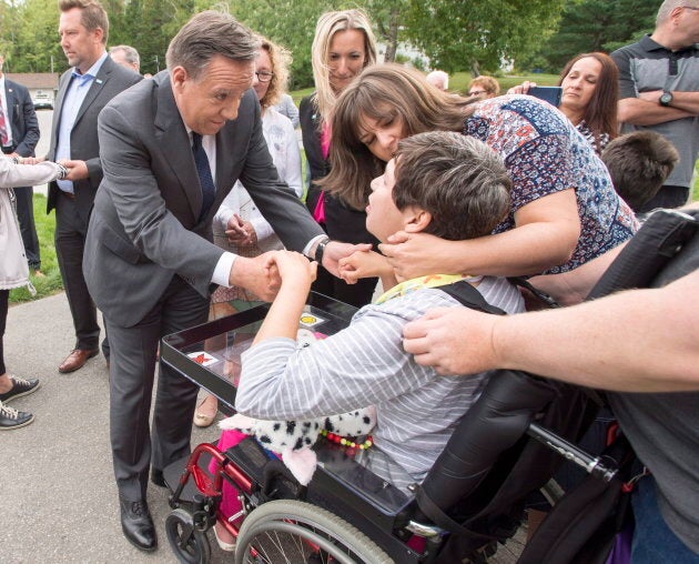 François Legault a rencontré des enfants handicapés et leurs parents jeudi matin.