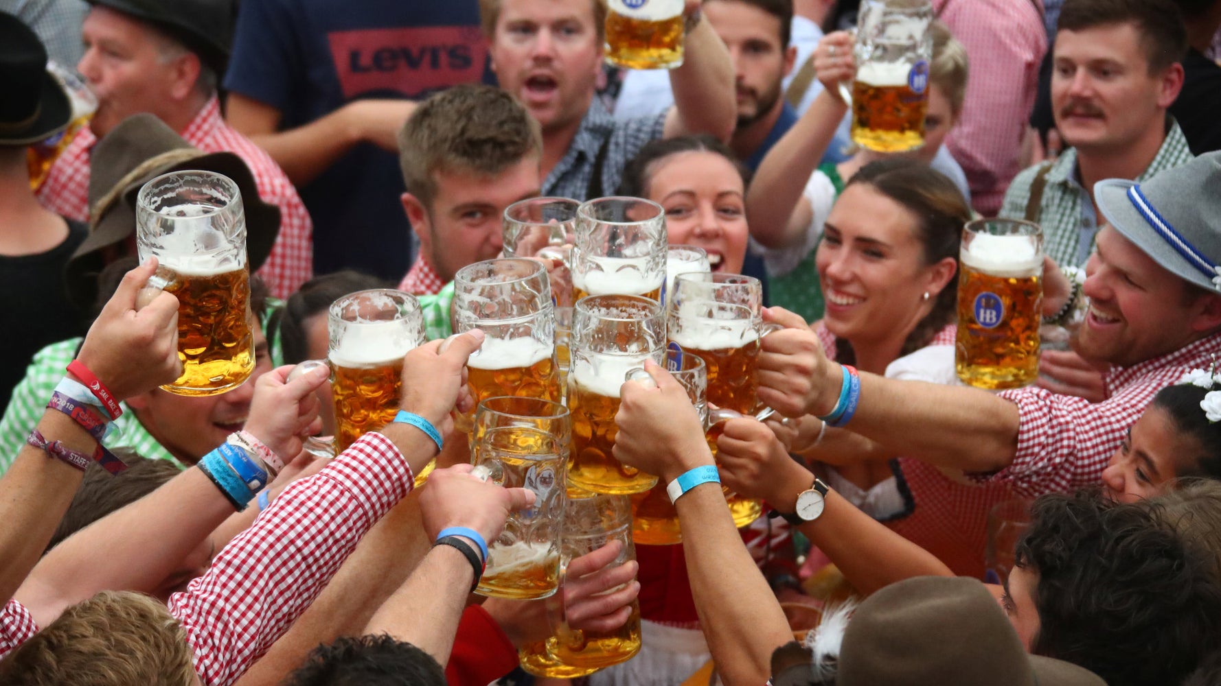 Oktober Fest: la plus grande fête de la bière a ouvert ses portes - Festival De La Biere
