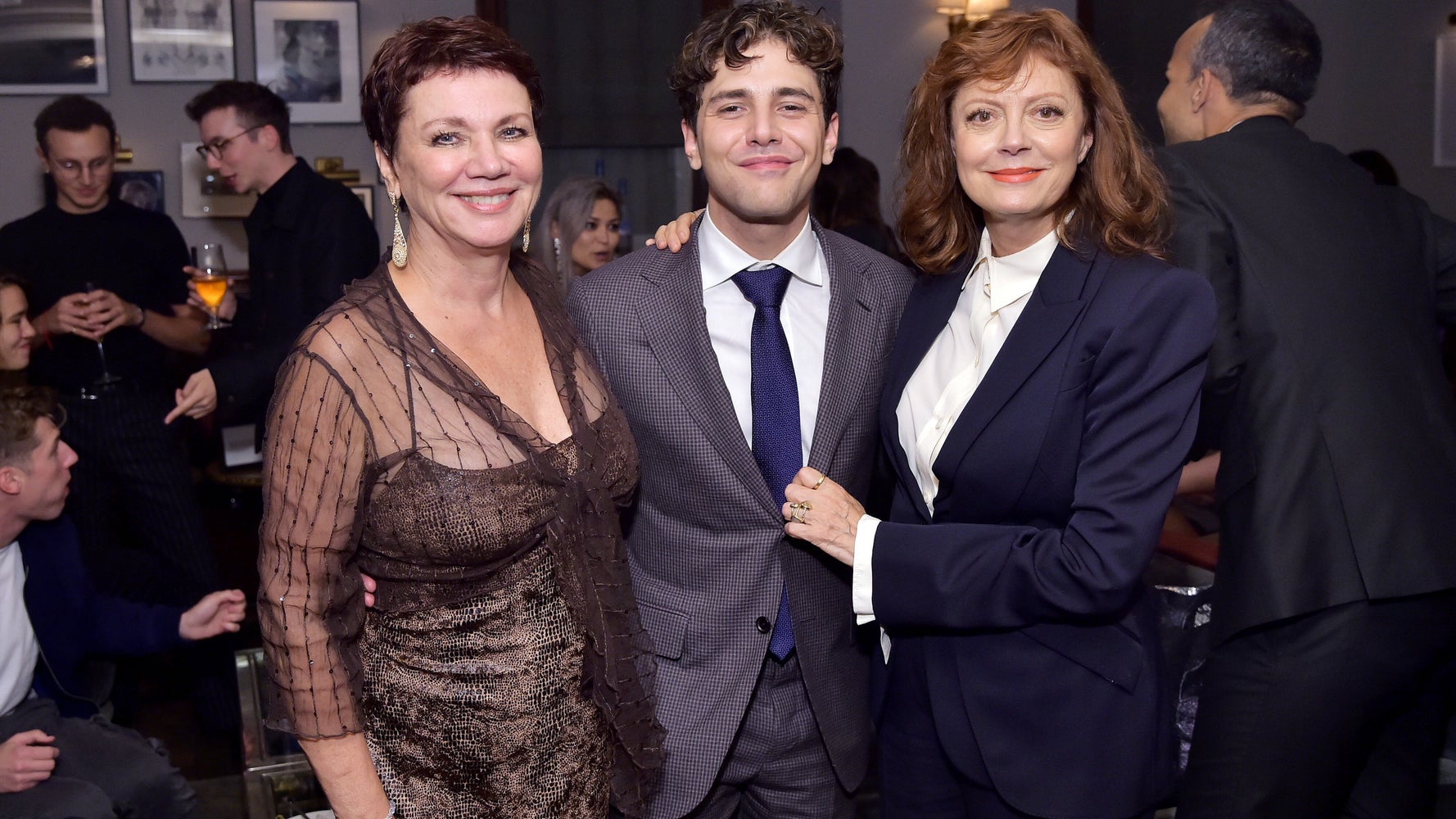 Distribution De Comment Tuer Sa Mère Xavier Dolan et sa mère complices et très élégants sur le tapis rouge