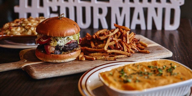 Le cheeseburger et le Mac & Cheese de la Taverne Gaspar.