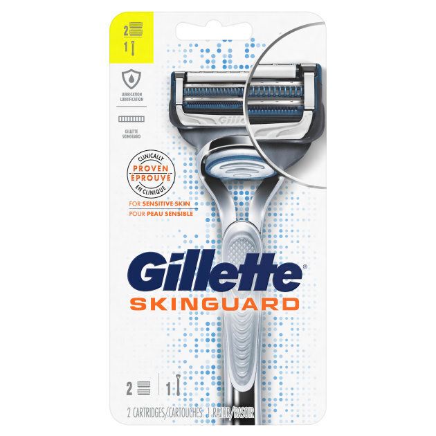 Le tout nouveau Gillette SkinGuard conçu pour les hommes à la peau sensible est muni d'un protecteur supplémentaire et des lames les plus minces de la marque. Prix : entre 12,99$ et 18,99$
