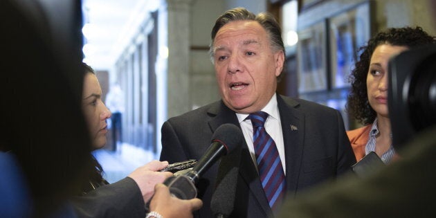 Le premier ministre François Legault s'est immédiatement dissocié de ces groupes.