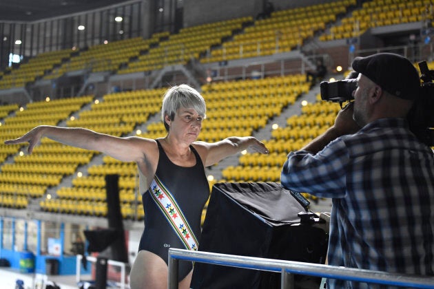 Sylvie Bernier a recommencé l'entraînement à 54 ans pour finalement replonger le 21 octobre 2018, au Centre Claude Robillard à Montréal, à l'occasion de la dernière journée de tournage du documentaire «Le jour où je n'ai pas pu plonger».