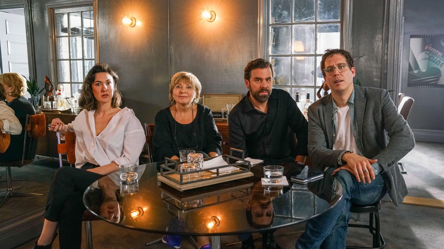 «Les Invisibles» plonger avec plaisir dans l’univers des agents d’artistes HuffPost Québec «Les Invisibles» plonger avec plaisir dans l’univers des agents d’artistes HuffPost Québec
