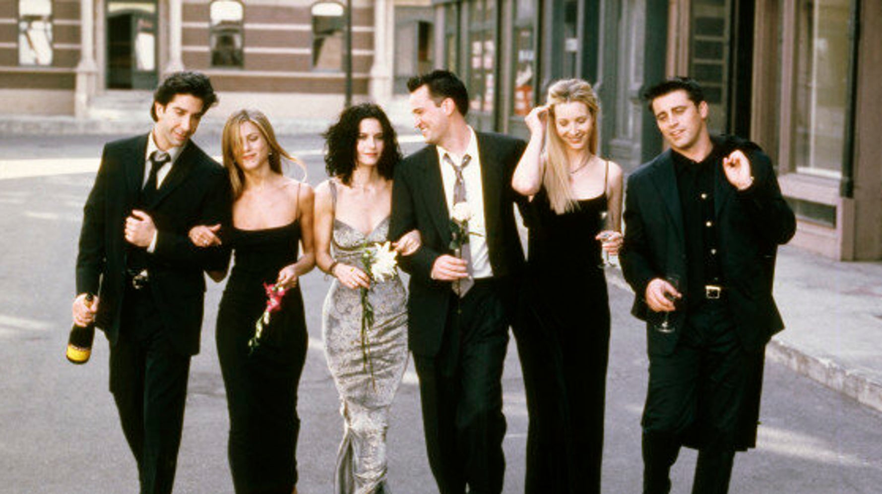 Nom De Famille De Joey Dans Friends Elle recrée les plus beaux looks de Rachel Green dans Friends