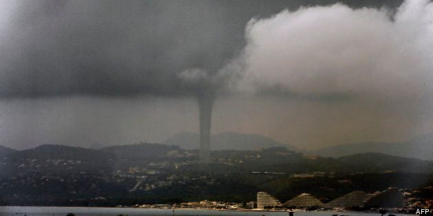 France Une Tornade Marine A Nice Video Huffpost Quebec Nouvelles