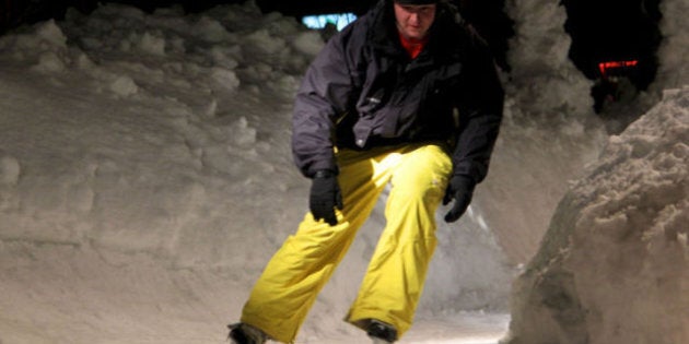 Compétition sur une piste de Crashed Ice maison