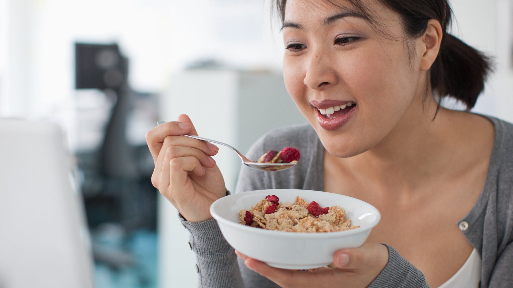 10 Healthy Breakfasts You Can Make At Work In Under 5 Minutes Huffpost Australia Food Drink