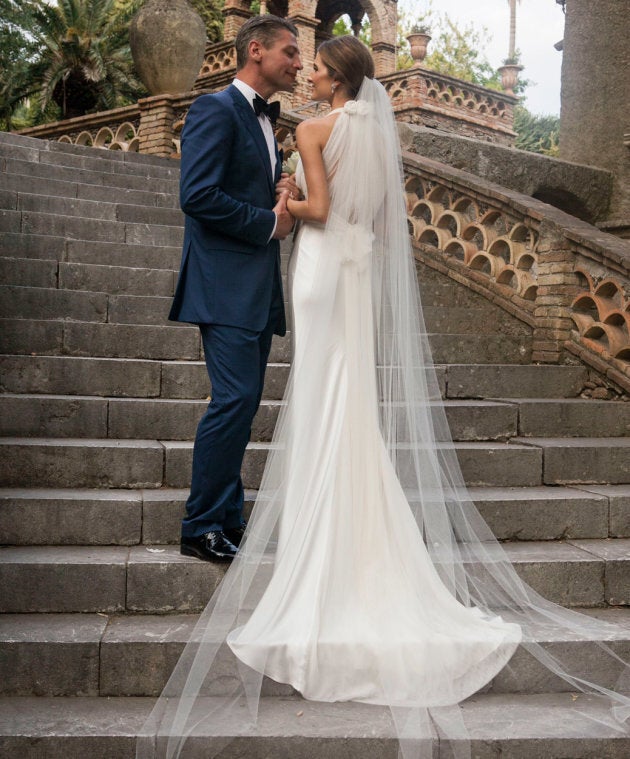 Kate Waterhouse wears Vera Wang in 2012.