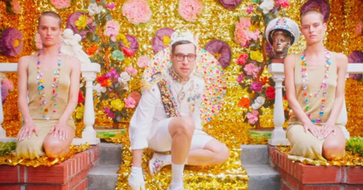 Lena Dunham Directs Latest Video For Bleachers' 'Don't Take The Money