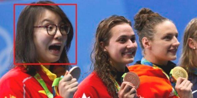 Fu Yuanhui (left) and her peers pose with their medals.