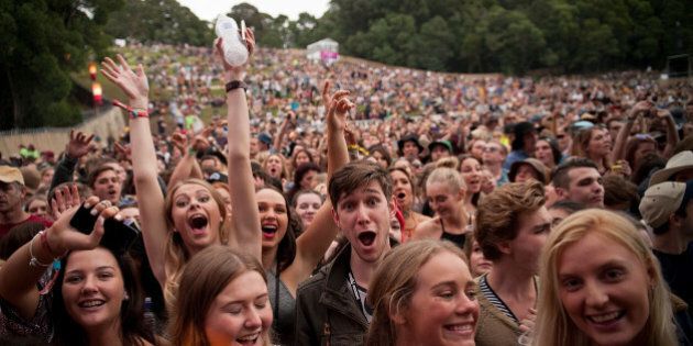 BYRON BAY, AUSTRALIA - JULY 24: Festival goers pack the Amphitheatre stage for Aussie band San Cisco during Splendour in the Grass on July 24, 2015 in Byron Bay, Australia. (Photo by Cassandra Hannagan/Getty Images)