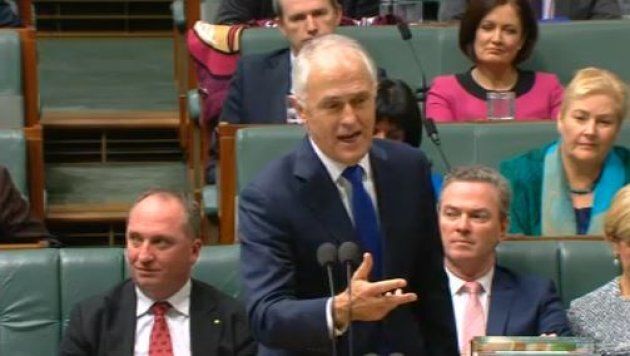 That's a QLD scarf over Turnbull's shoulder