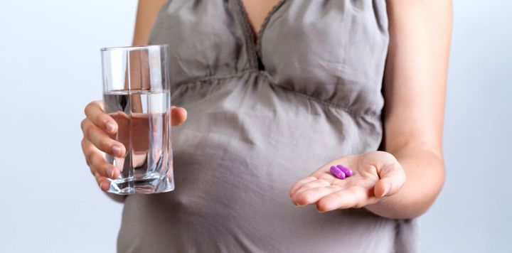 Paracetamol is still a recommended painkiller for pregnant women.