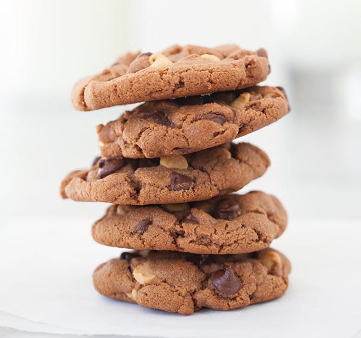 Scrummy Paleo Chocolate Chip Cookie Cake Recipe